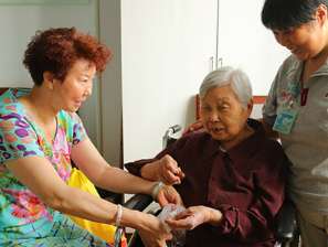 �B(y��ng)��Ժ�ճ���Ʒ����(ji��)�B(y��ng)��С���R