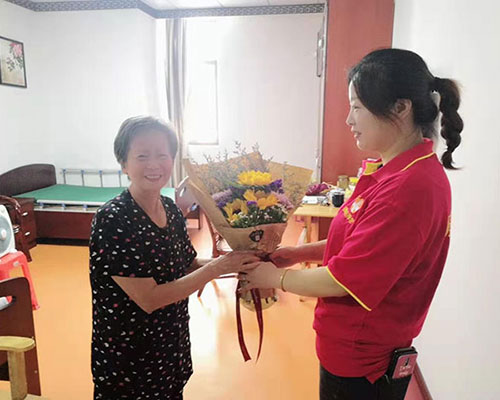 越來越多老年人選擇入住養(yǎng)老院十大原因分析